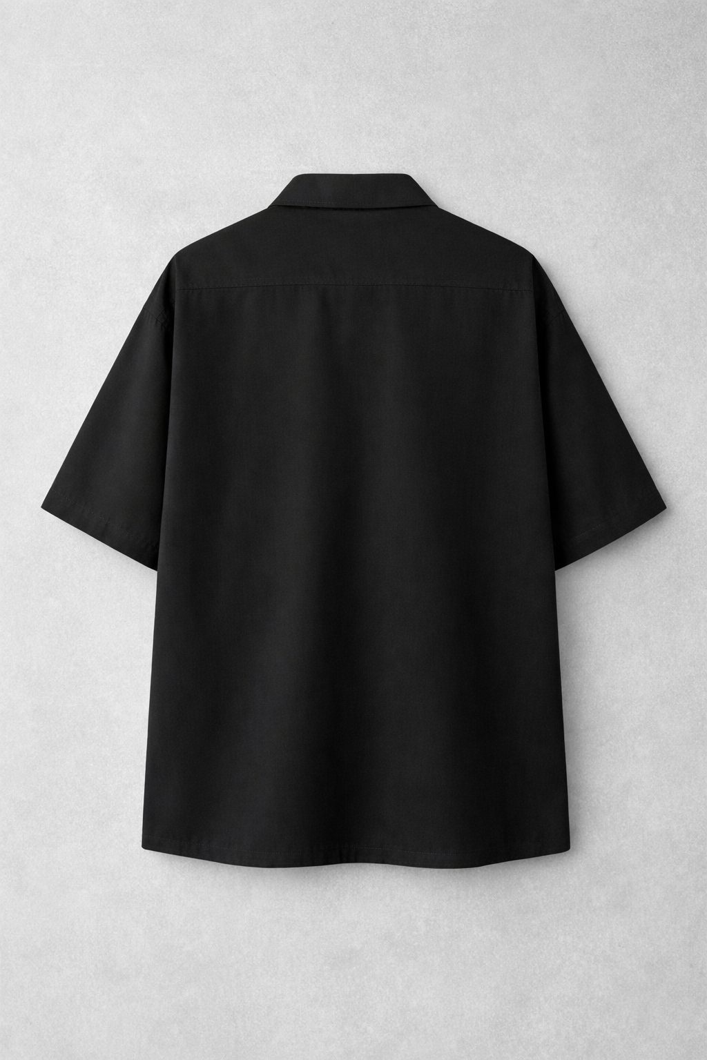 Relaxed black shirt